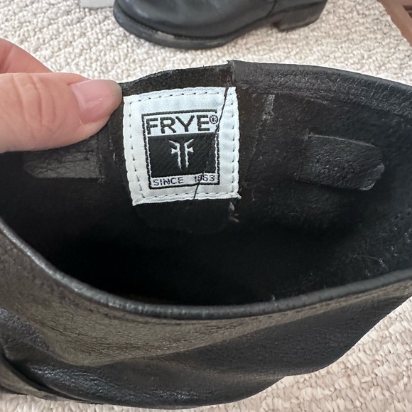 Veronica Short Boot, Frye classic, supple leather, this pattern, a rubber soles - Picture 2 of 2